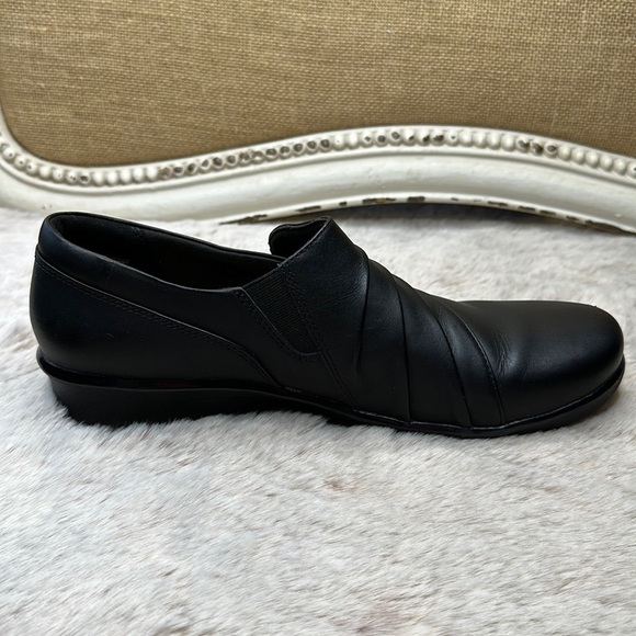 Clarks | Hope Roxanne Black Shoes, Size 7.5 - Picture 5 of 15